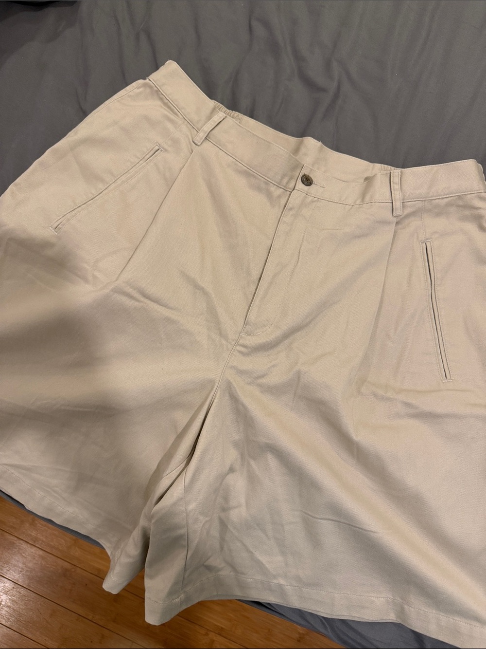 Liz Claiborne Cream Women's Golf Shorts